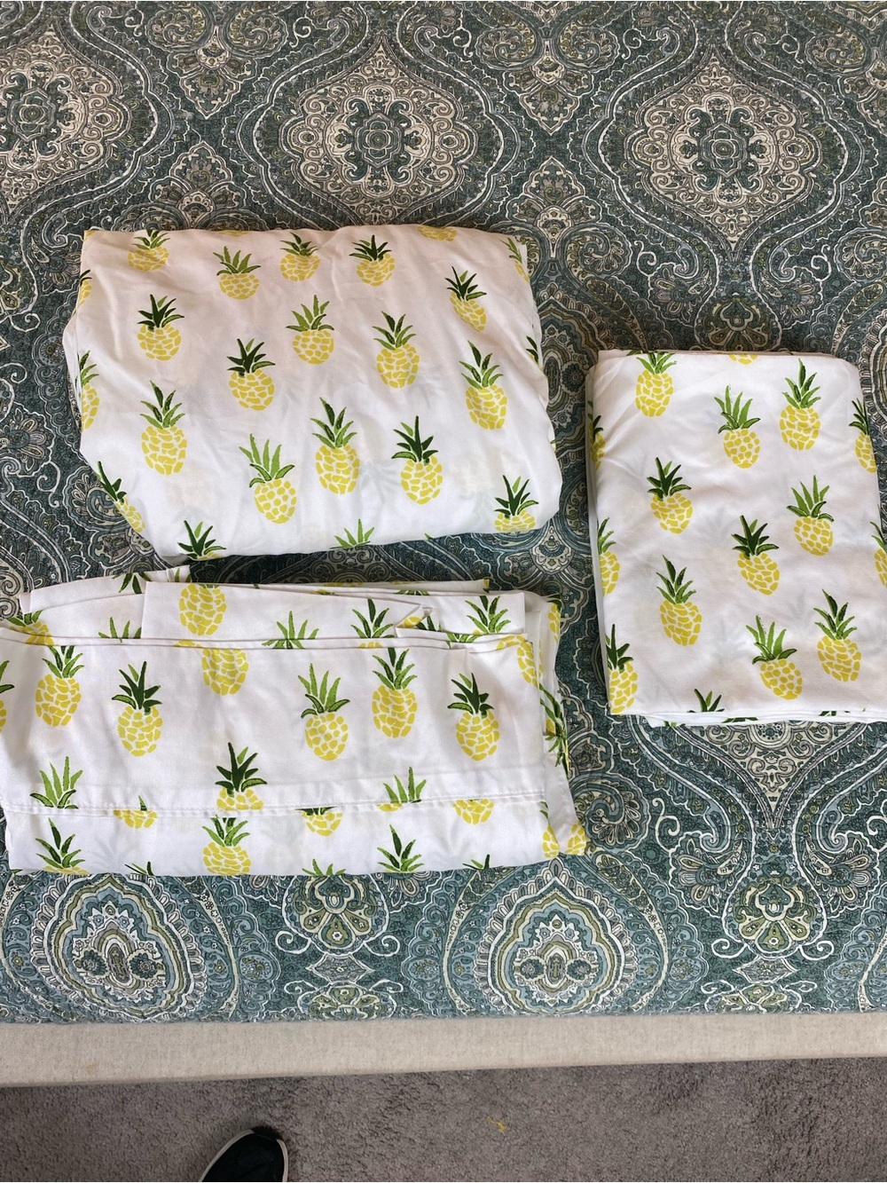 Caribbean Joe Pineapple Sheet Set - White, Yellow, Green